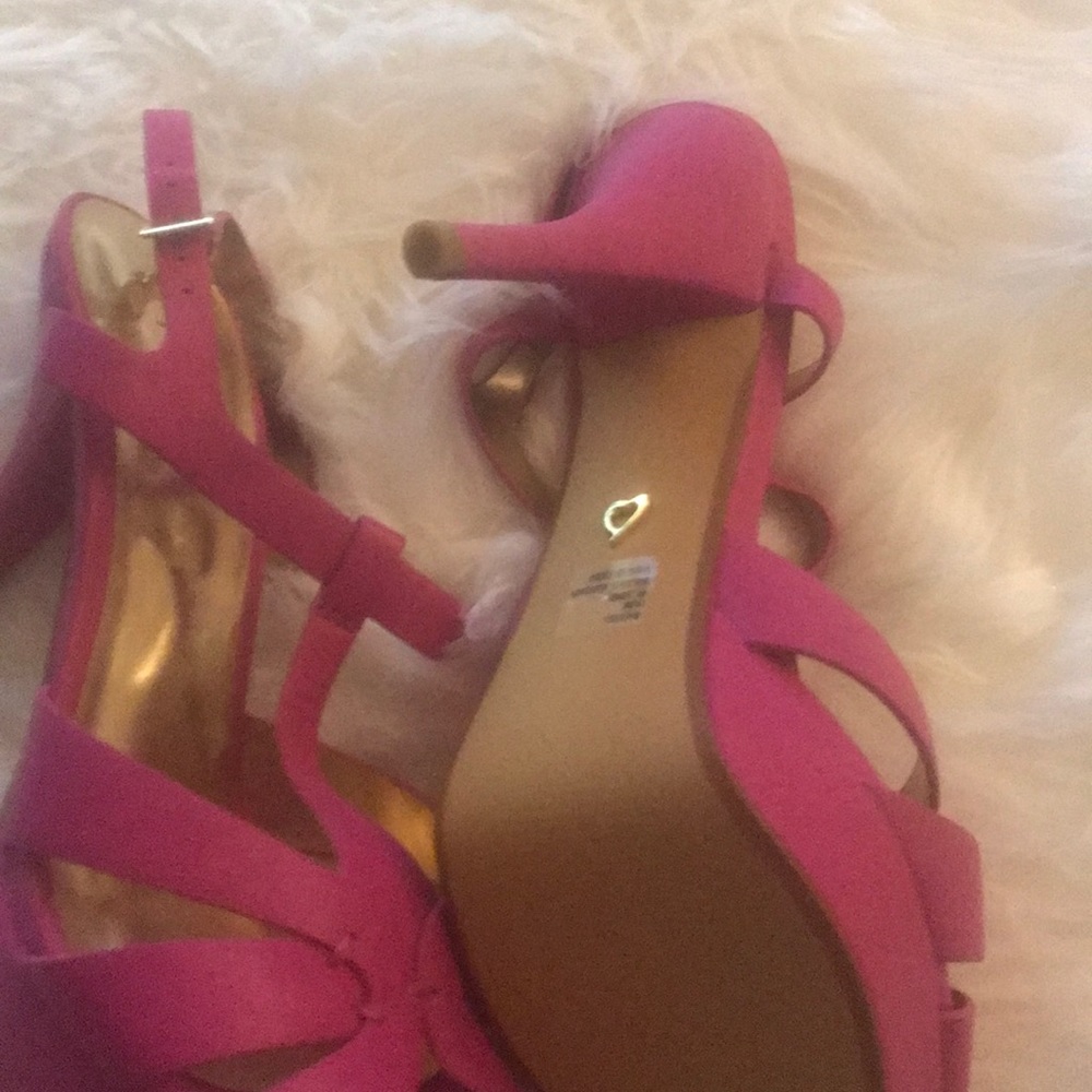 Pink Heels - Picture 3 of 3